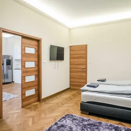 Downtown Szemere Apartment